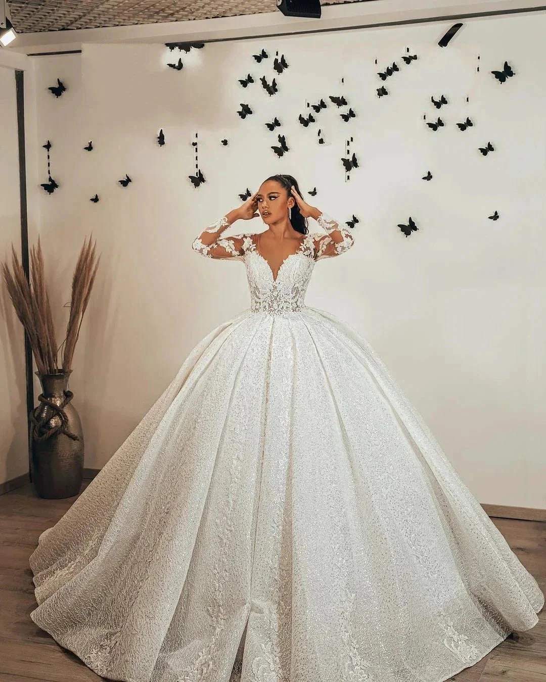 Long Ball Gown Sweetheart Appliques Lace Sequins Ruffles Wedding Dress with Sleeves - Image 3