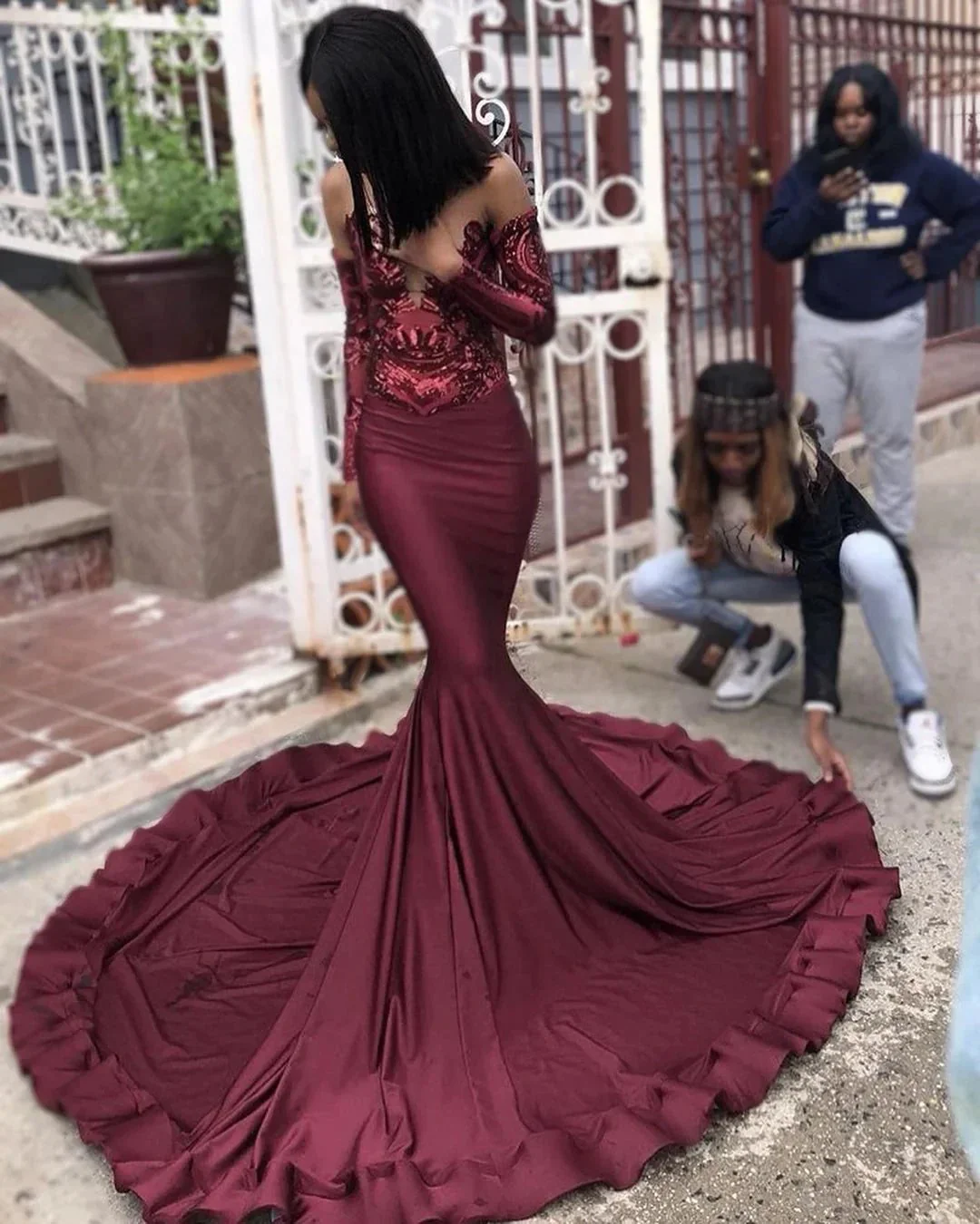 Long Mermaid Sweetheart Satin Prom Dress with Sleeves - Image 4