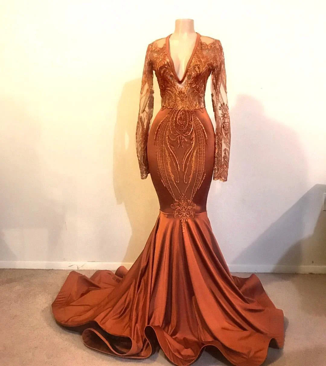 Long Mermaid V-neck Appliques Lace Satin Prom Dress with Sleeves - Image 2
