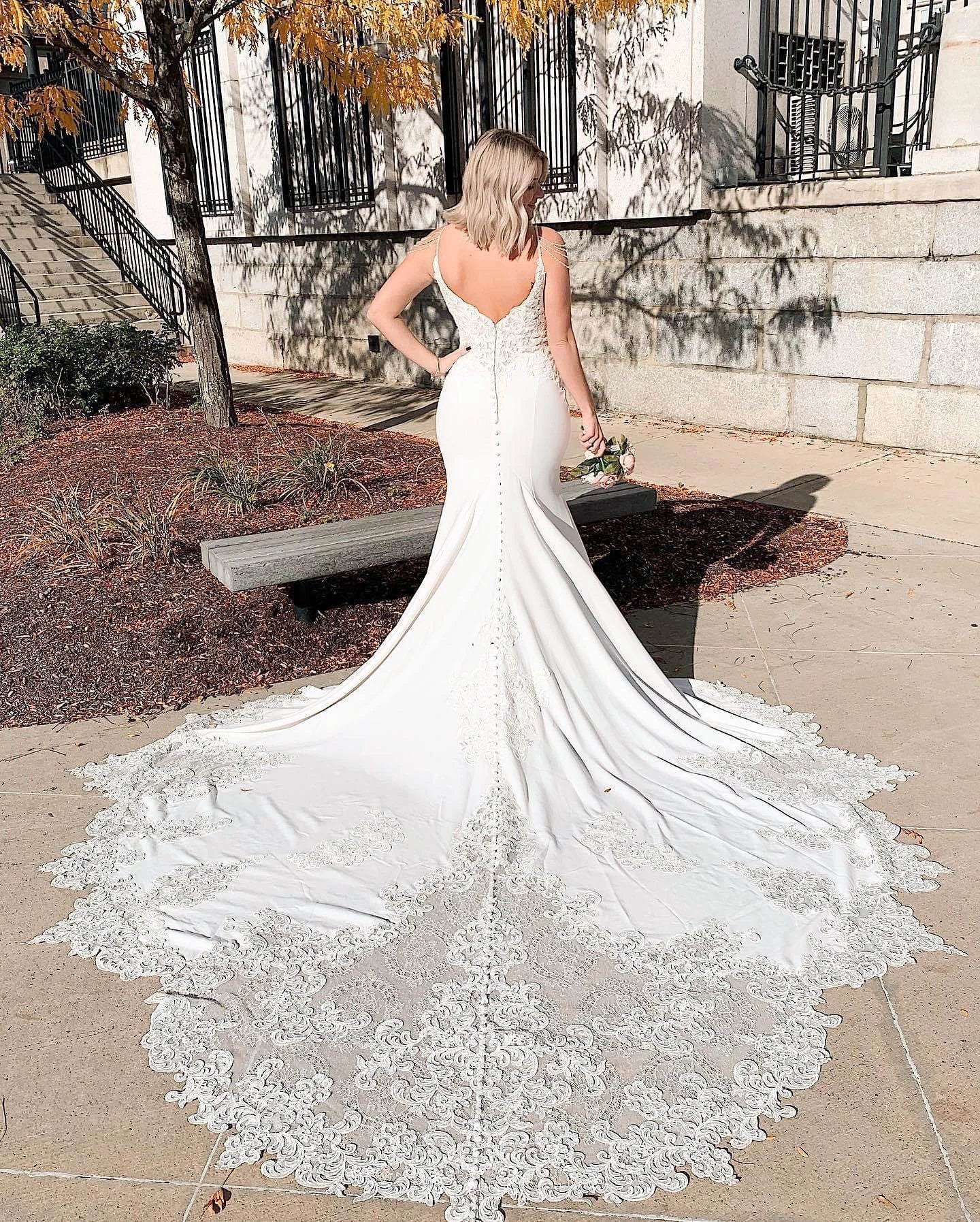 Long Mermaid V-neck Spaghetti Straps Appliques Lace Backless Wedding Dress - Image 3