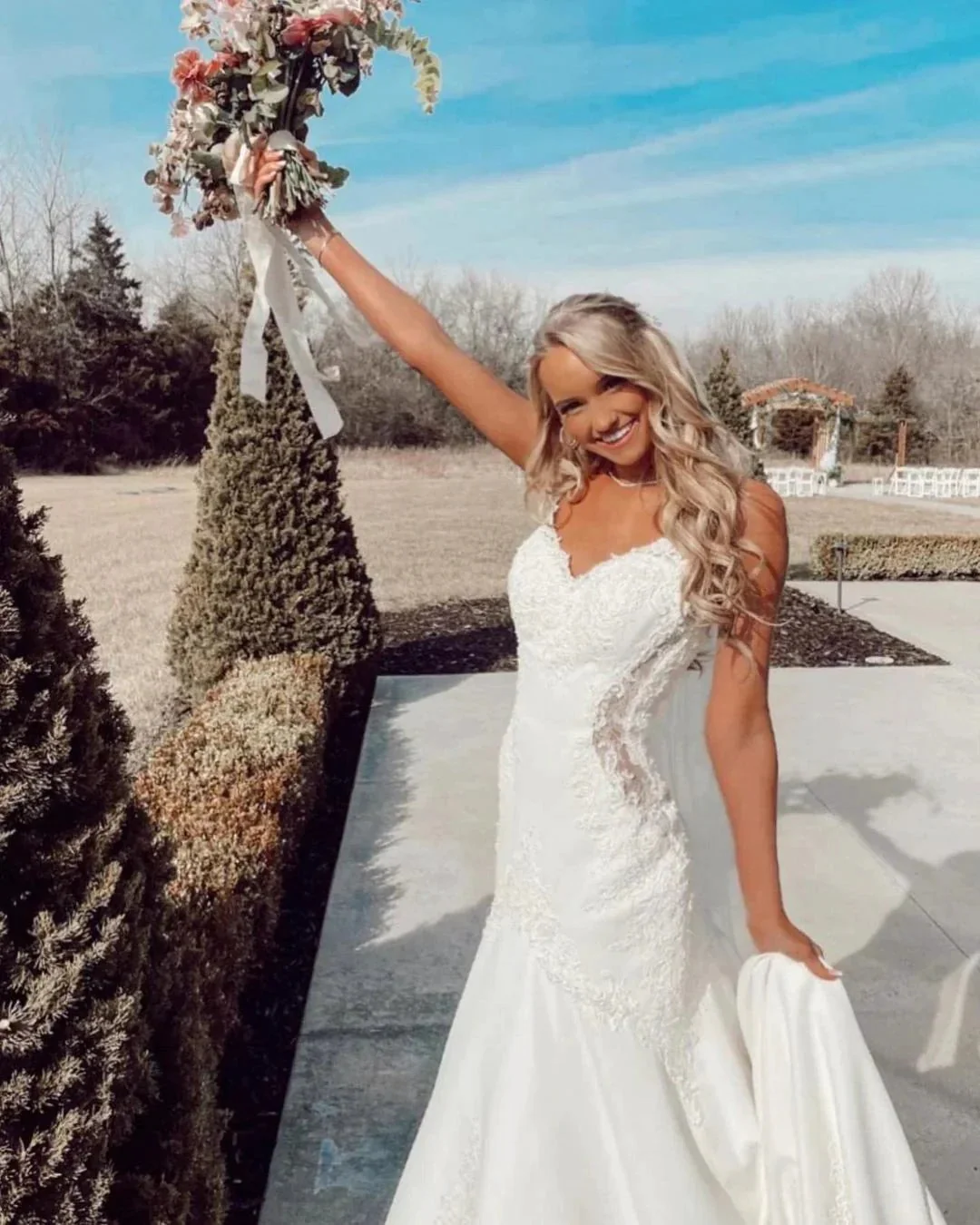 Long Mermaid V-neck Spaghetti Straps Appliques Lace Wedding Dress - Image 3