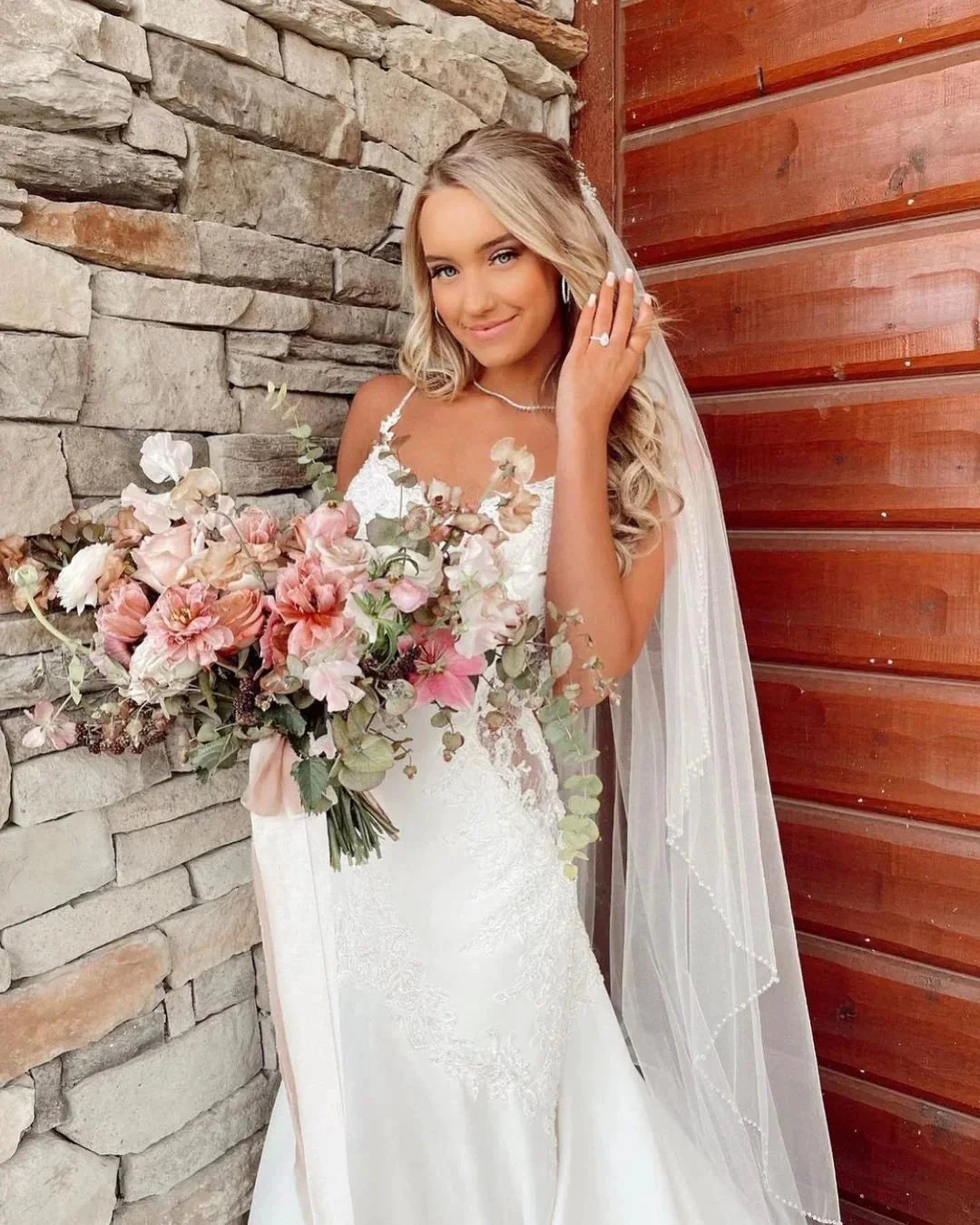 Long Mermaid V-neck Spaghetti Straps Appliques Lace Wedding Dress - Image 4
