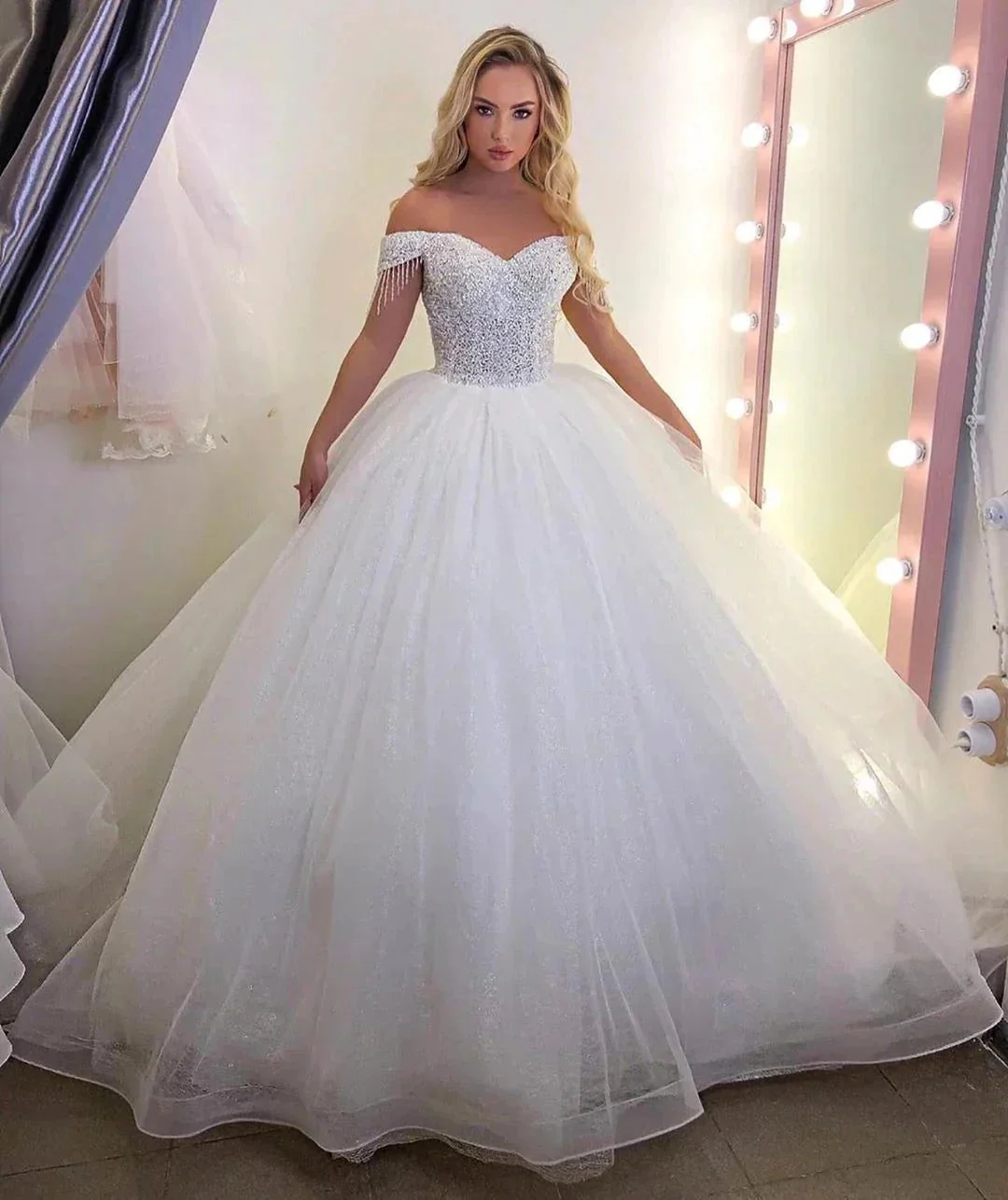 Long Princess off-the-shoulder Tulle Wedding Dress - Image 2
