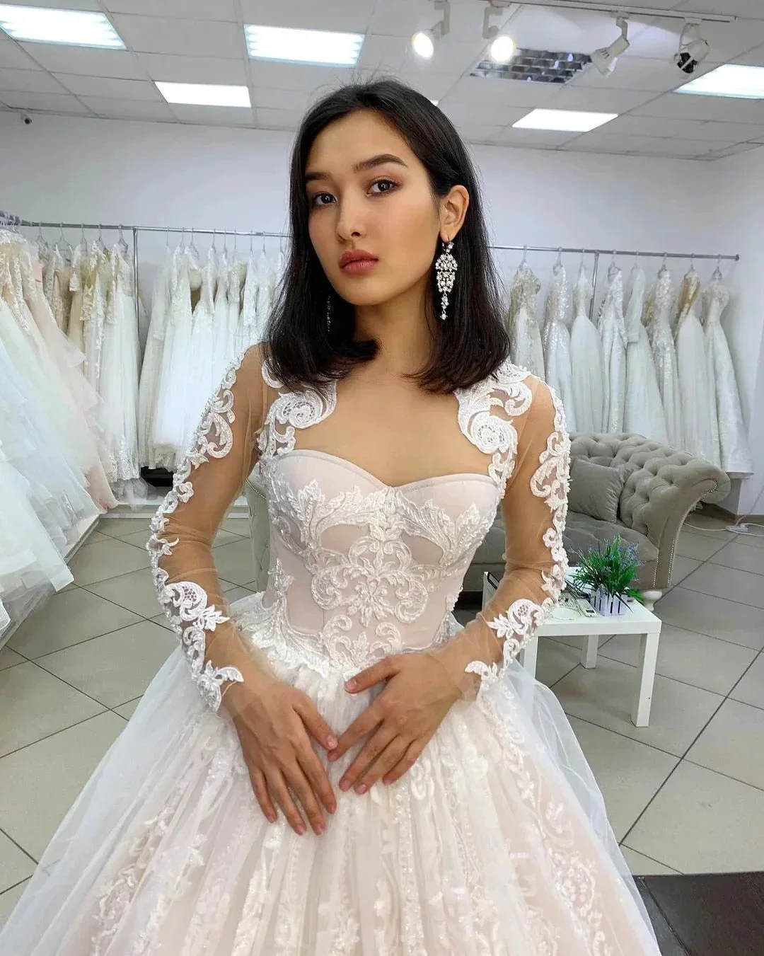 Long Princess Sweetheart Appliques Lace Backless Tulle Wedding Dress with Sleeves - Image 2