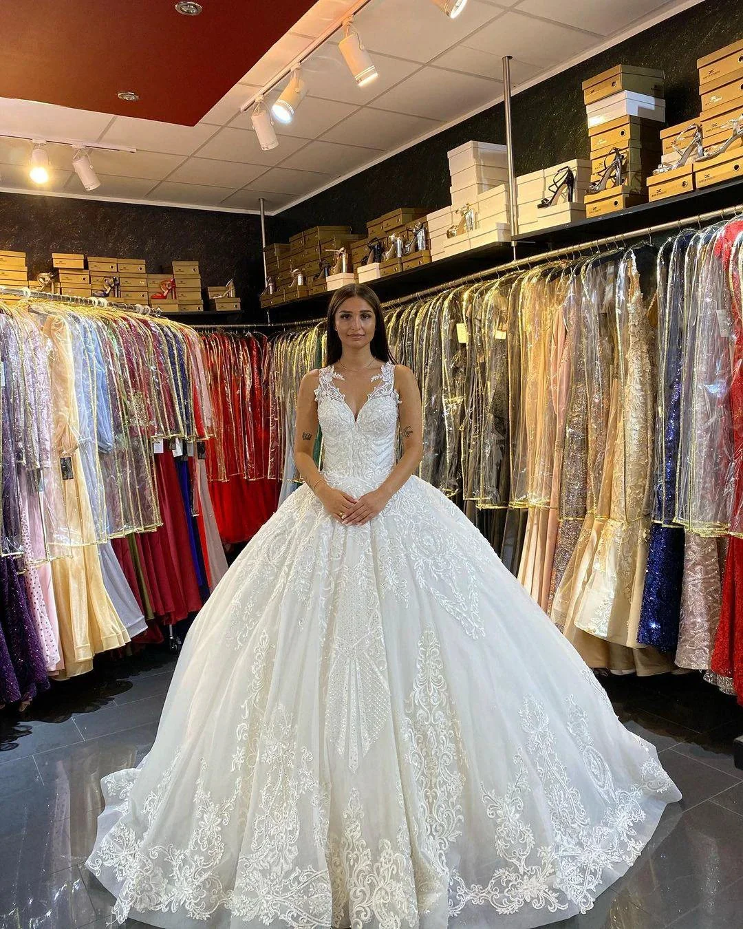 Long Princess V-neck Appliques Lace Backless Wedding Dress - Image 4