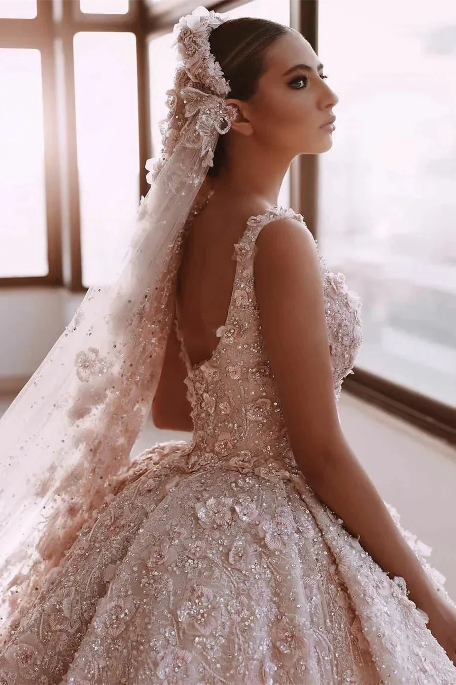 Luxurious A-line Appliques Princess Wedding Dresses With Detachable Train - Image 2