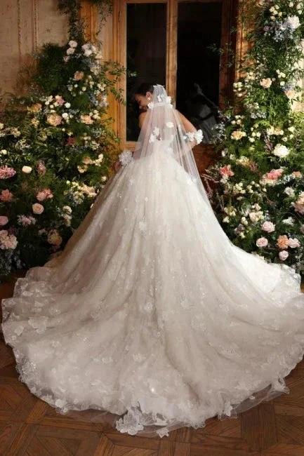 Luxurious Long Ivory A-line Princess Sleeveless Glitter Wedding Dress with Lace - Image 2