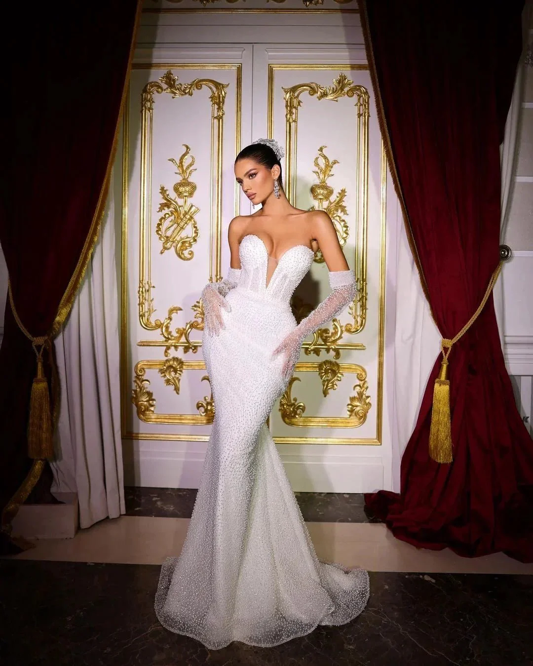 Luxurious Long Ivory V-neck Mermaid Sleeveless Sequined Beading Wedding Dress With Detachable Train - Image 4