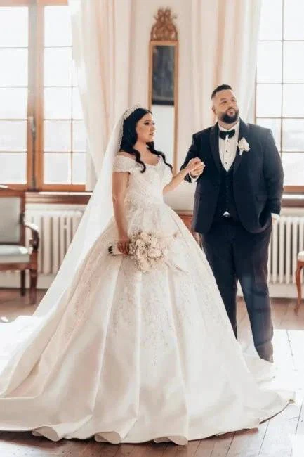 Luxurious Long White Off-the-shoulder A-line Satin Wedding Dress with Lace - Image 7
