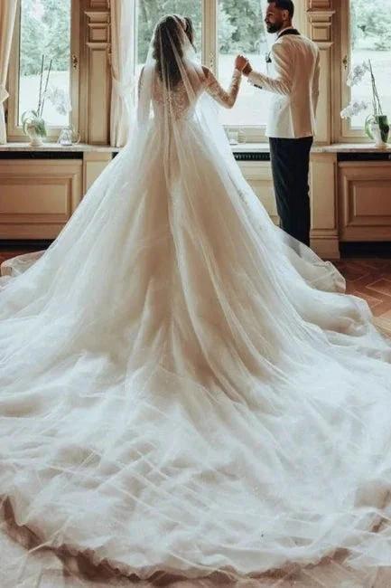 Luxurious Long White Scoop Neck A-line Tulle Lace Wedding Dress with Long Sleeves - Image 2