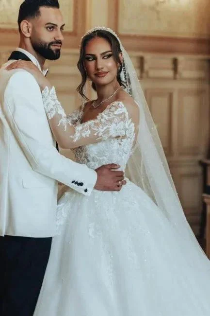 Luxurious Long White Scoop Neck A-line Tulle Lace Wedding Dress with Long Sleeves - Image 6