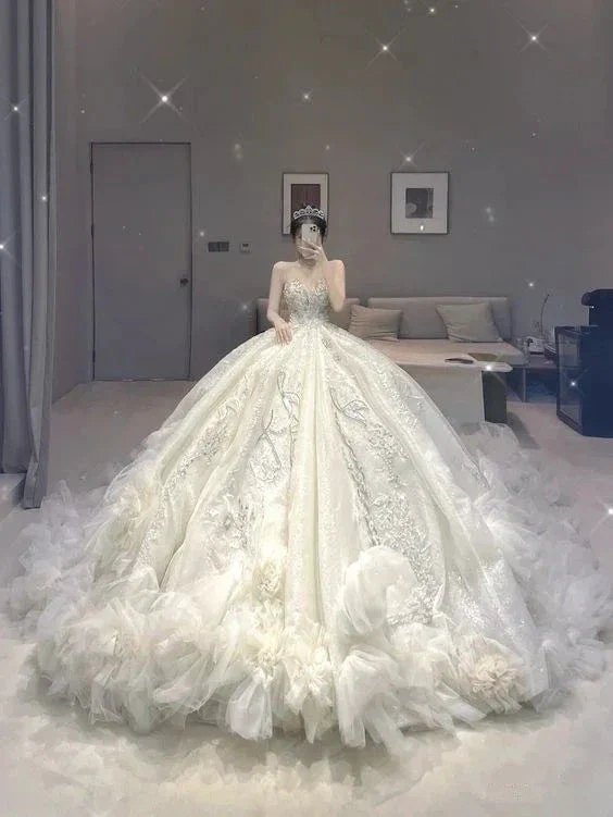 Luxurious White Puffy Wedding Dress With Trail,Stunning White Bridal Dress Y6770 - Image 2