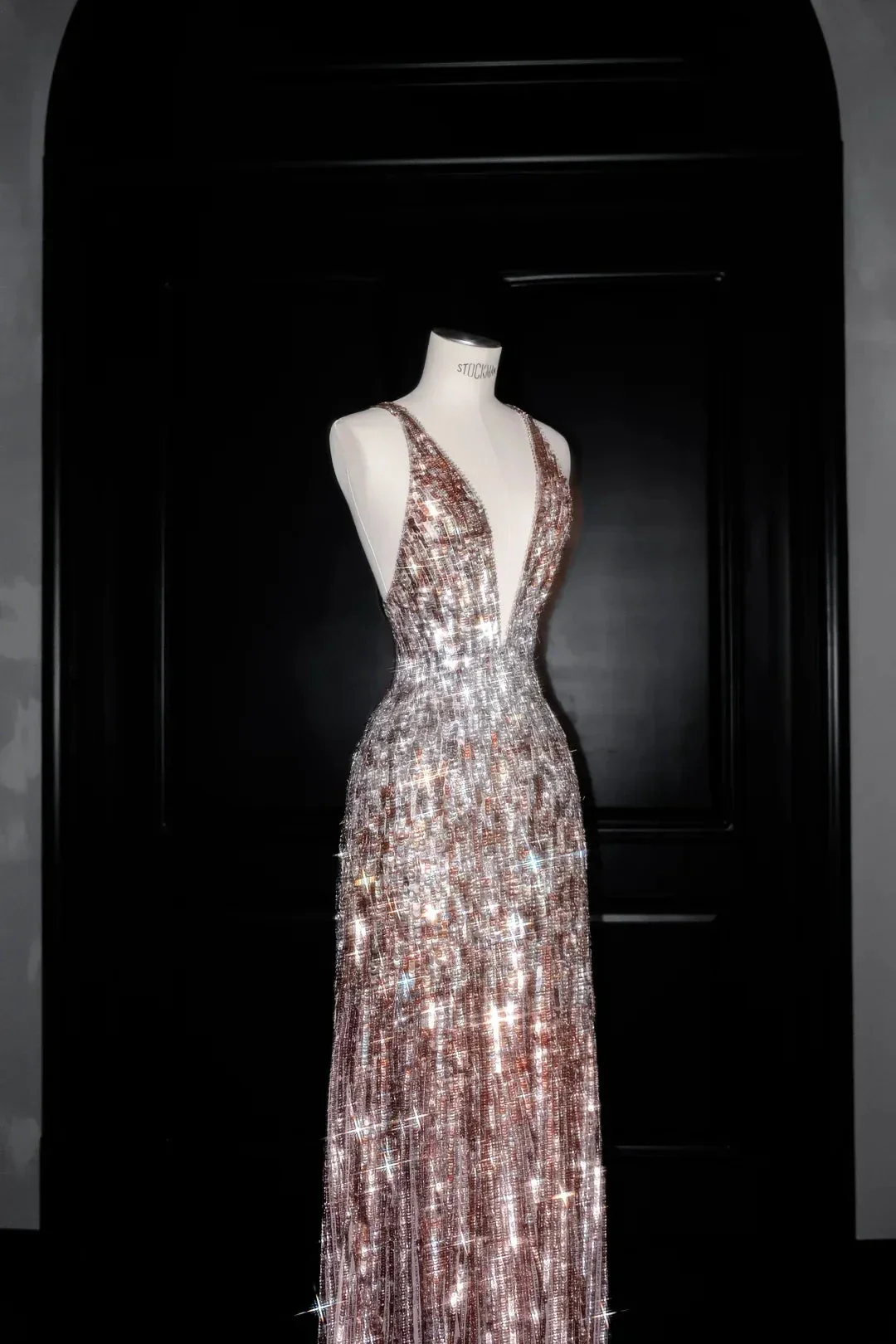 Luxury Deep V Sequin Backless Long Evening Dress Formal Prom Dress Y8683 - Image 2
