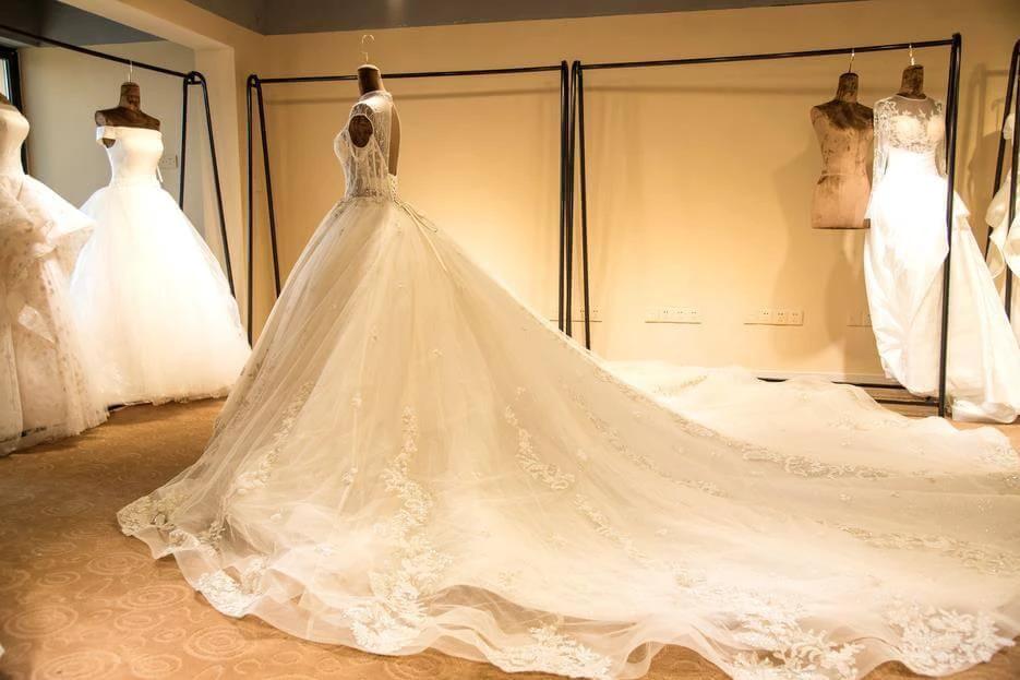 Luxury Illusion Neck Lace-up Tulle Ball Gown Wedding Dress Modest Ivory Sparkle Bridal Gowns - Image 3