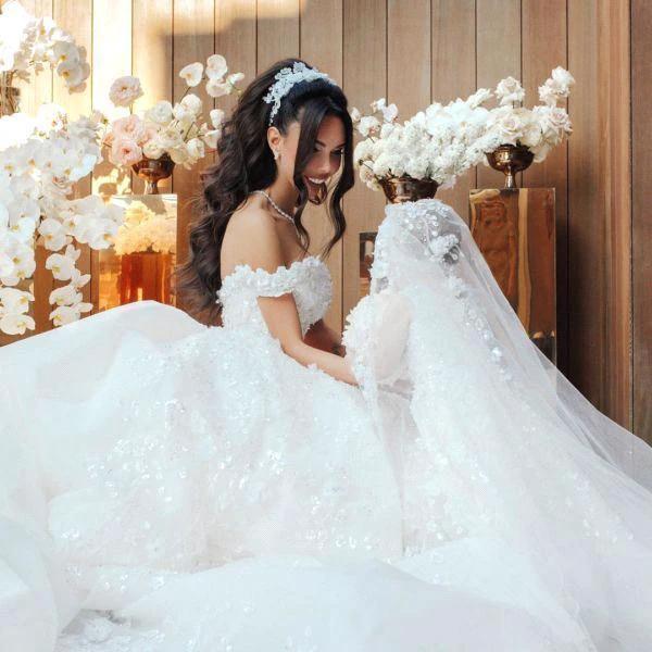 Luxury Long Ball Gown Off The Shoulder Appliques Lace Wedding Dresses - Image 5