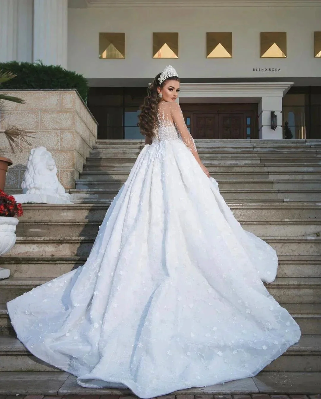 Luxury Long Ball Gown Sweeteart Beads Glitter Wedding Dress with Sleeves - Image 2