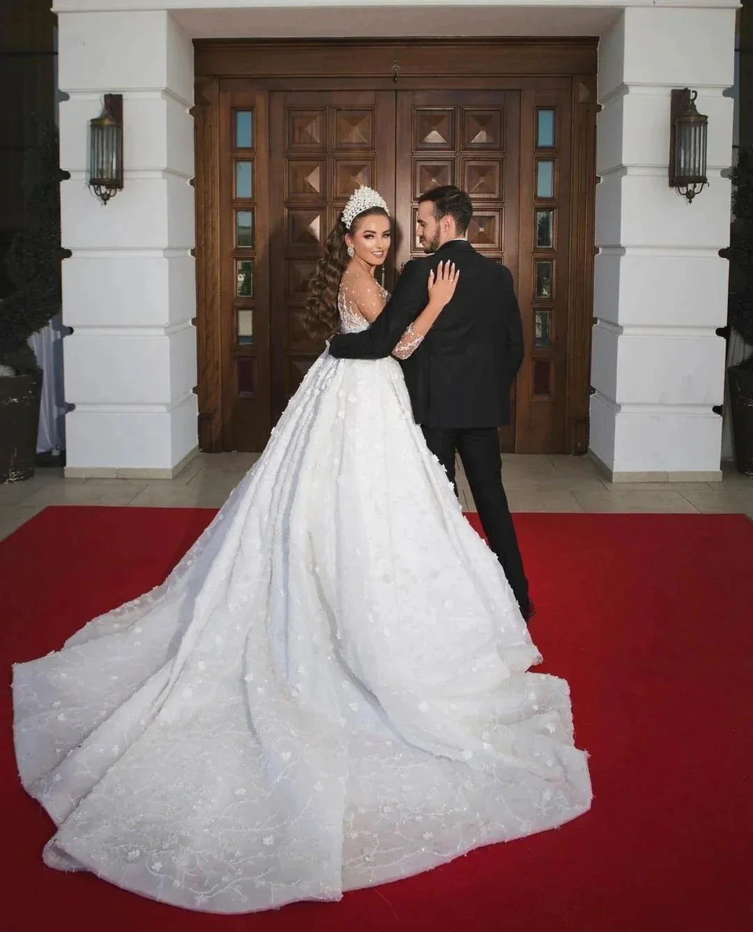 Luxury Long Ball Gown Sweeteart Beads Glitter Wedding Dress with Sleeves - Image 3