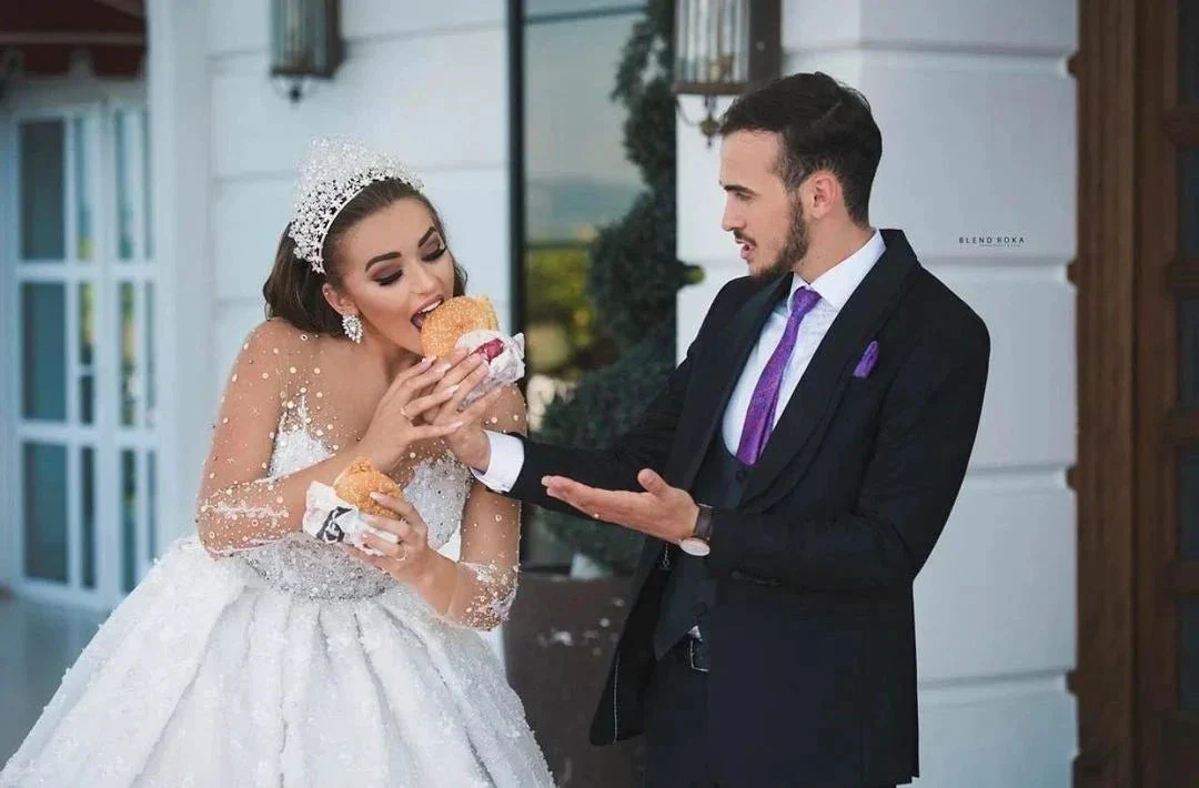 Luxury Long Ball Gown Sweeteart Beads Glitter Wedding Dress with Sleeves - Image 4