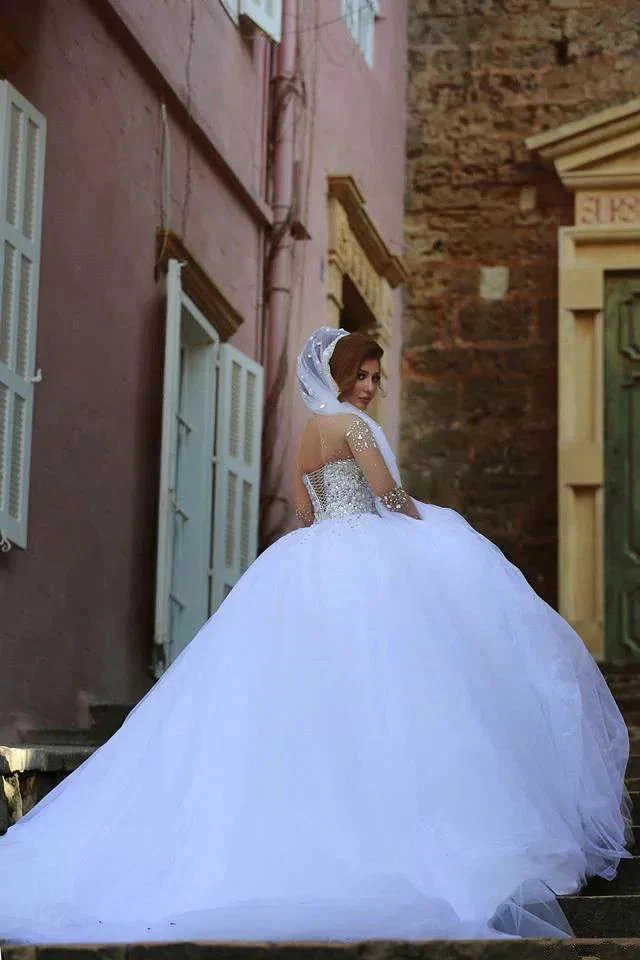 Luxury Long Ball Gown Sweetheart Crystals Beading Wedding Dresses with Sleeves - Image 5