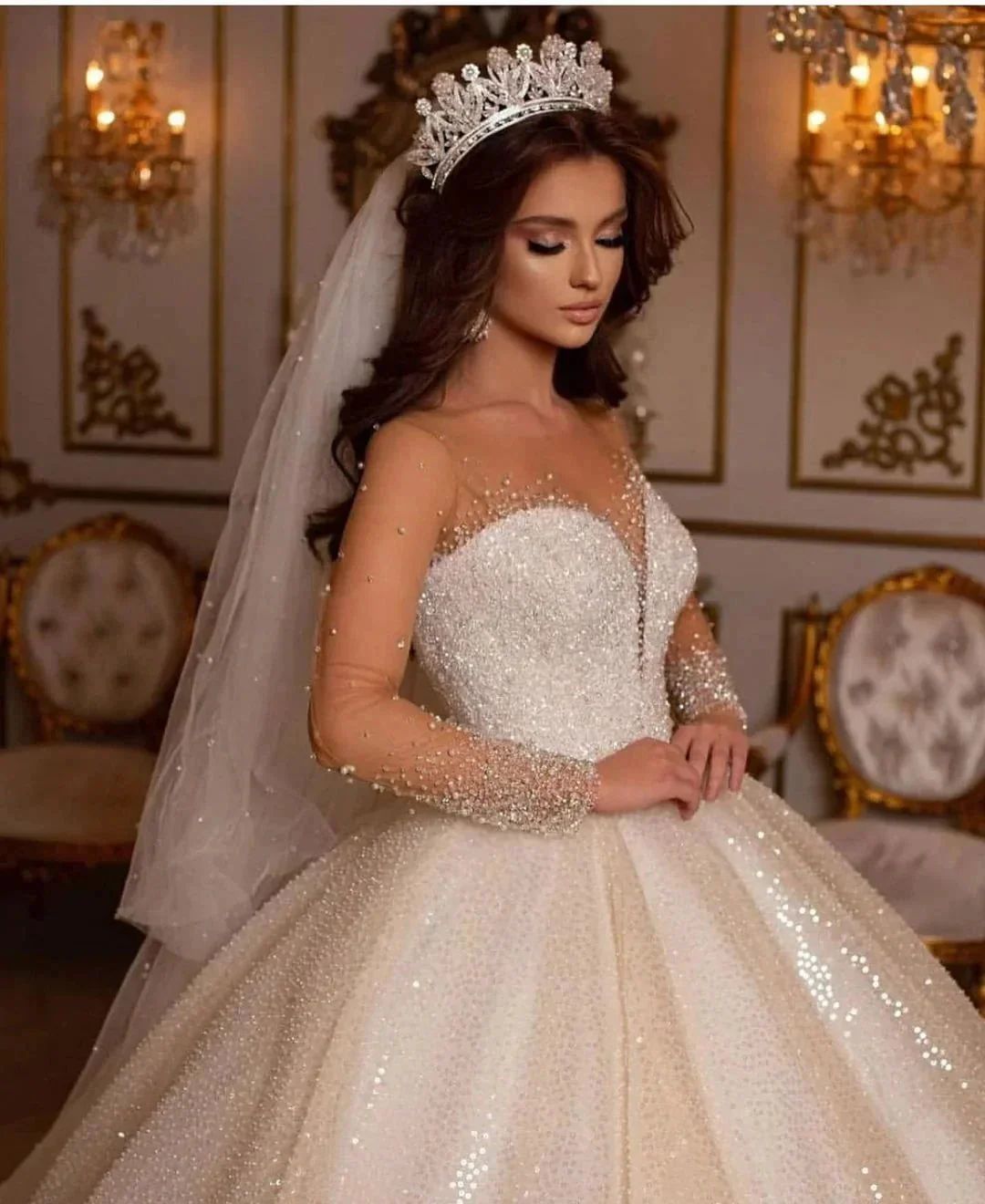 Luxury Long Ball Gown Sweetheart Sparkly Wedding Dress with Sleeves - Image 4