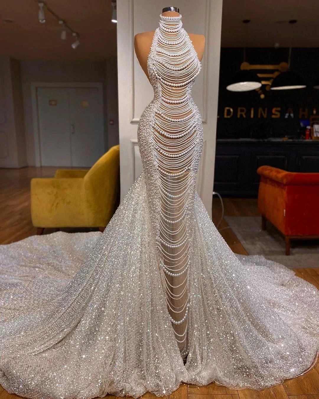 Luxury Long Mermaid Halter Beading Sleeveless Wedding Dress With Pearls - Image 3