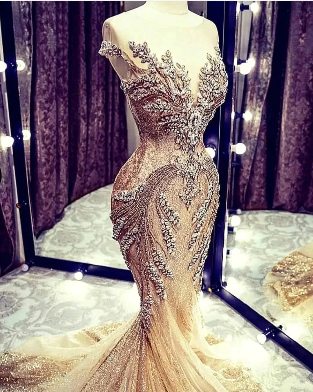 Luxury Long Mermaid V-neck Beadings Tulle Prom Dress - Image 3