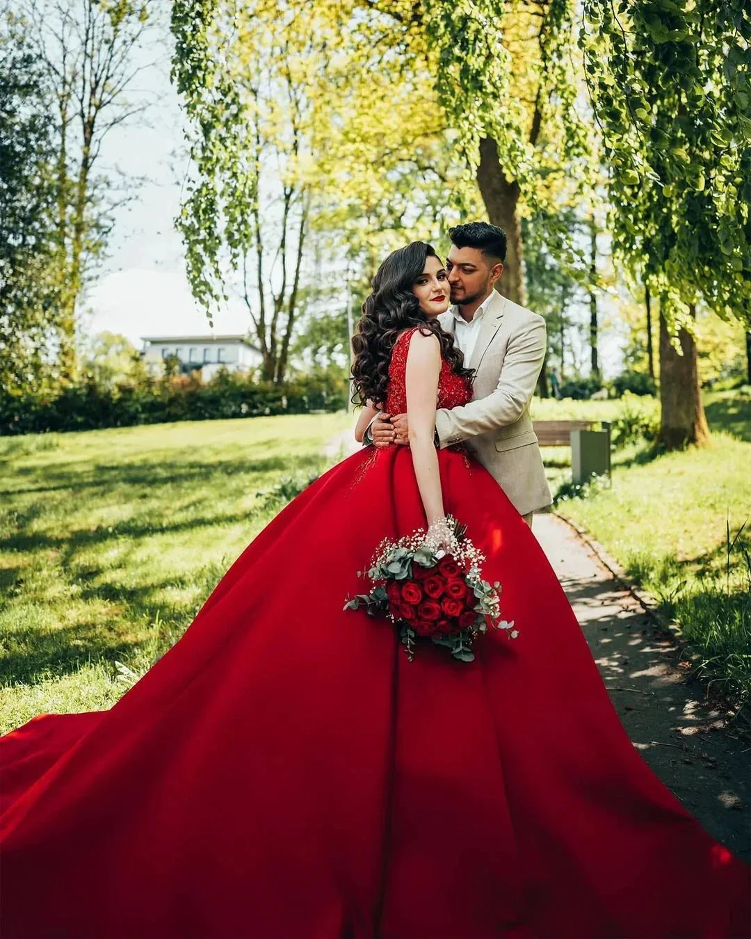 Luxury Long Princess Satin V-neck Wedding Dresses with Lace - Image 7