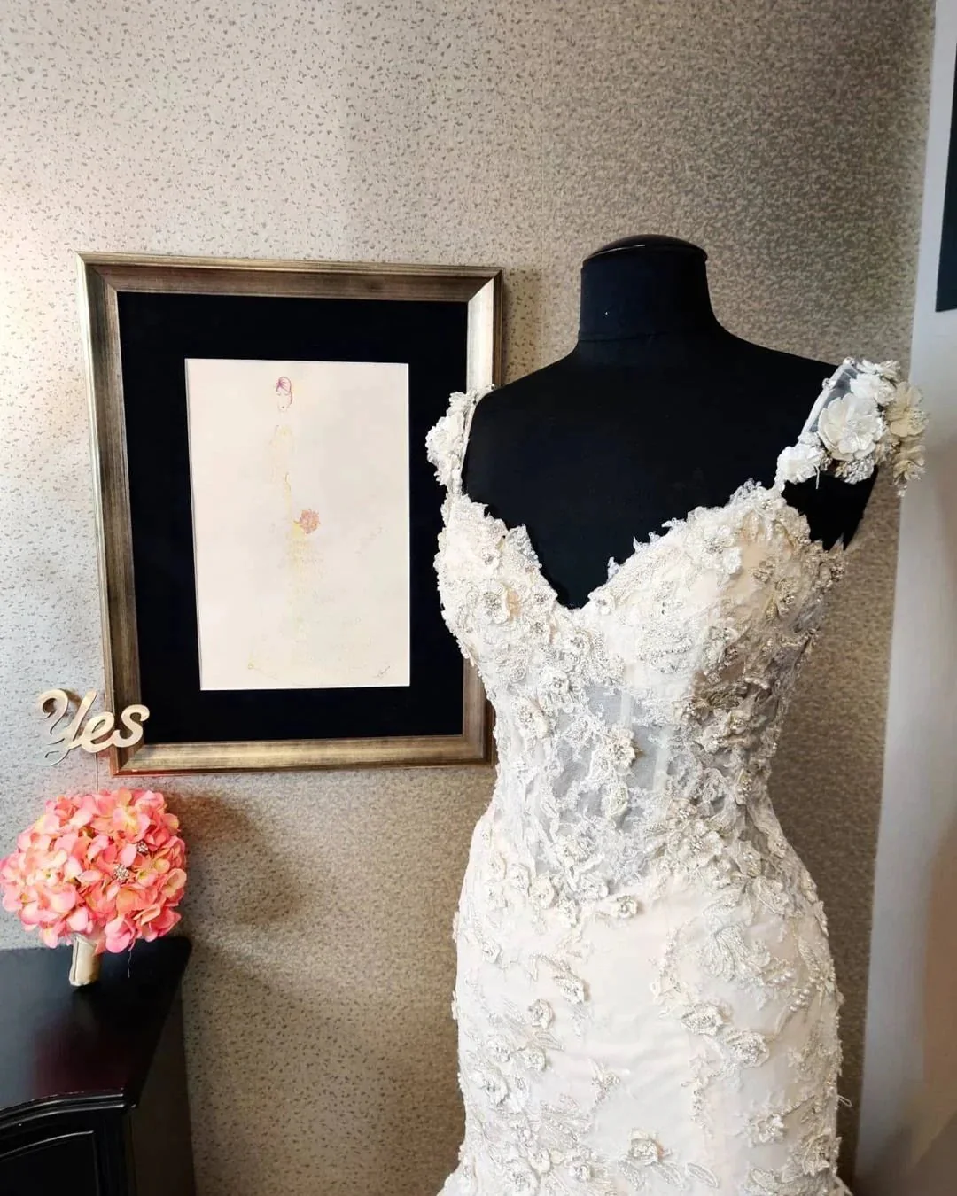 Luxury Mermaid Sweetheart Lace Backless Wedding Dress - Image 3