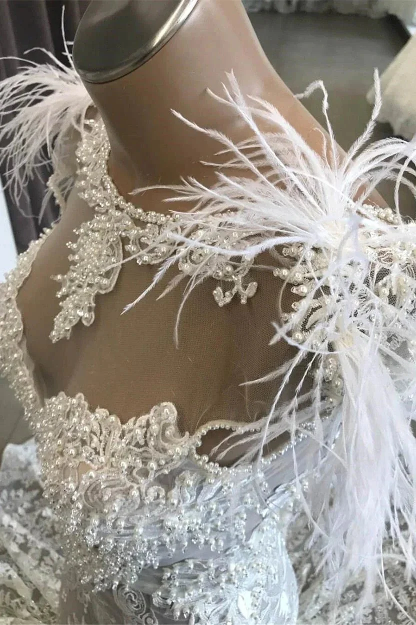 Luxury White Hollow Sweetheart Open Back Lace Long Wedding Dress with Fur Neckline - Image 3