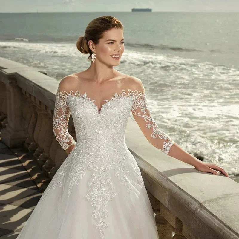 MACDUGAL Exquisite Three-Quarter Sleeves Mopping O-Neck Lace Charming Applique Back Lace Double Button Wedding Dress - Image 3