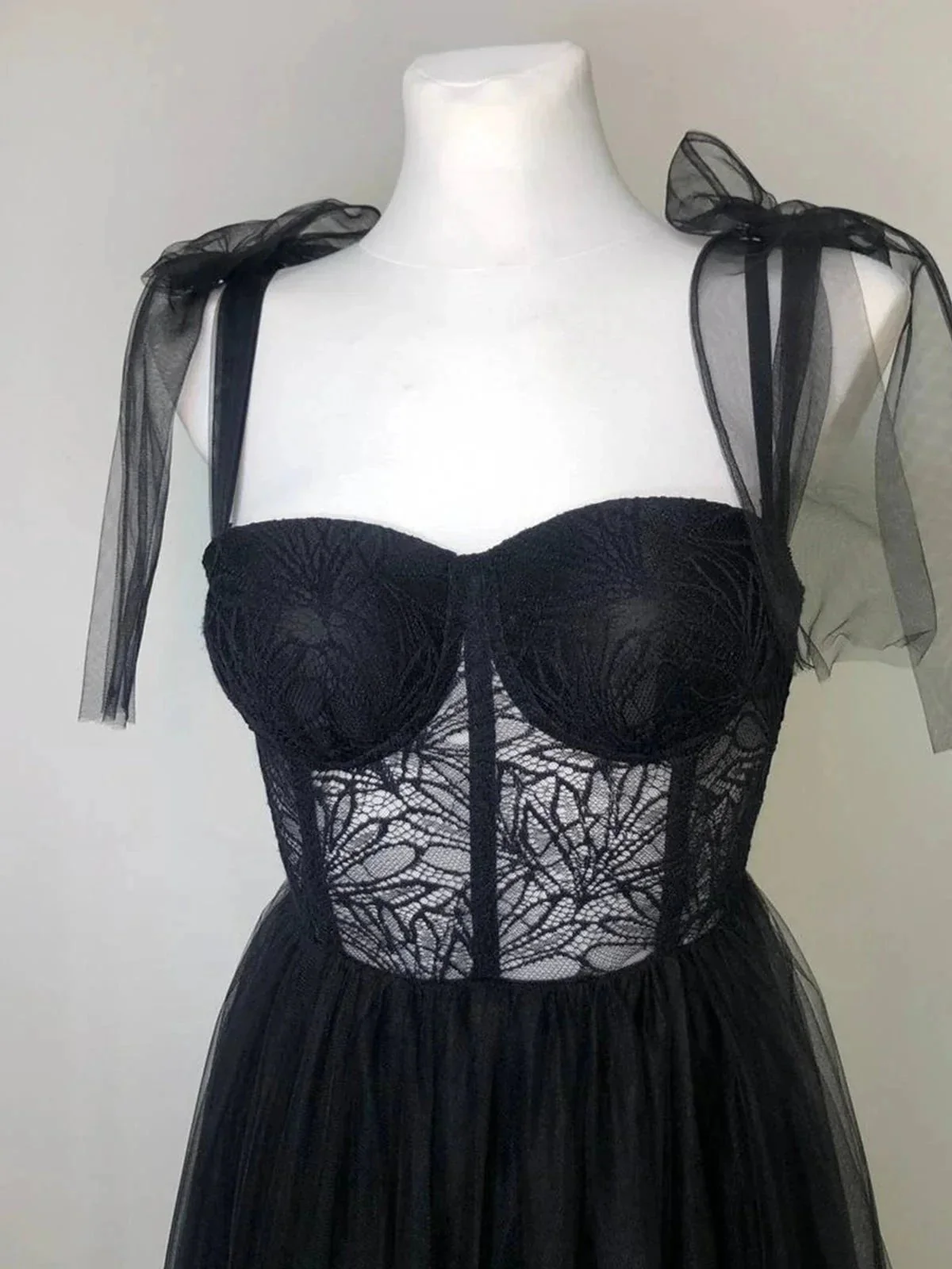 Maebi | A-line Black Lace Corset Tulle Long Prom Dress - Image 4