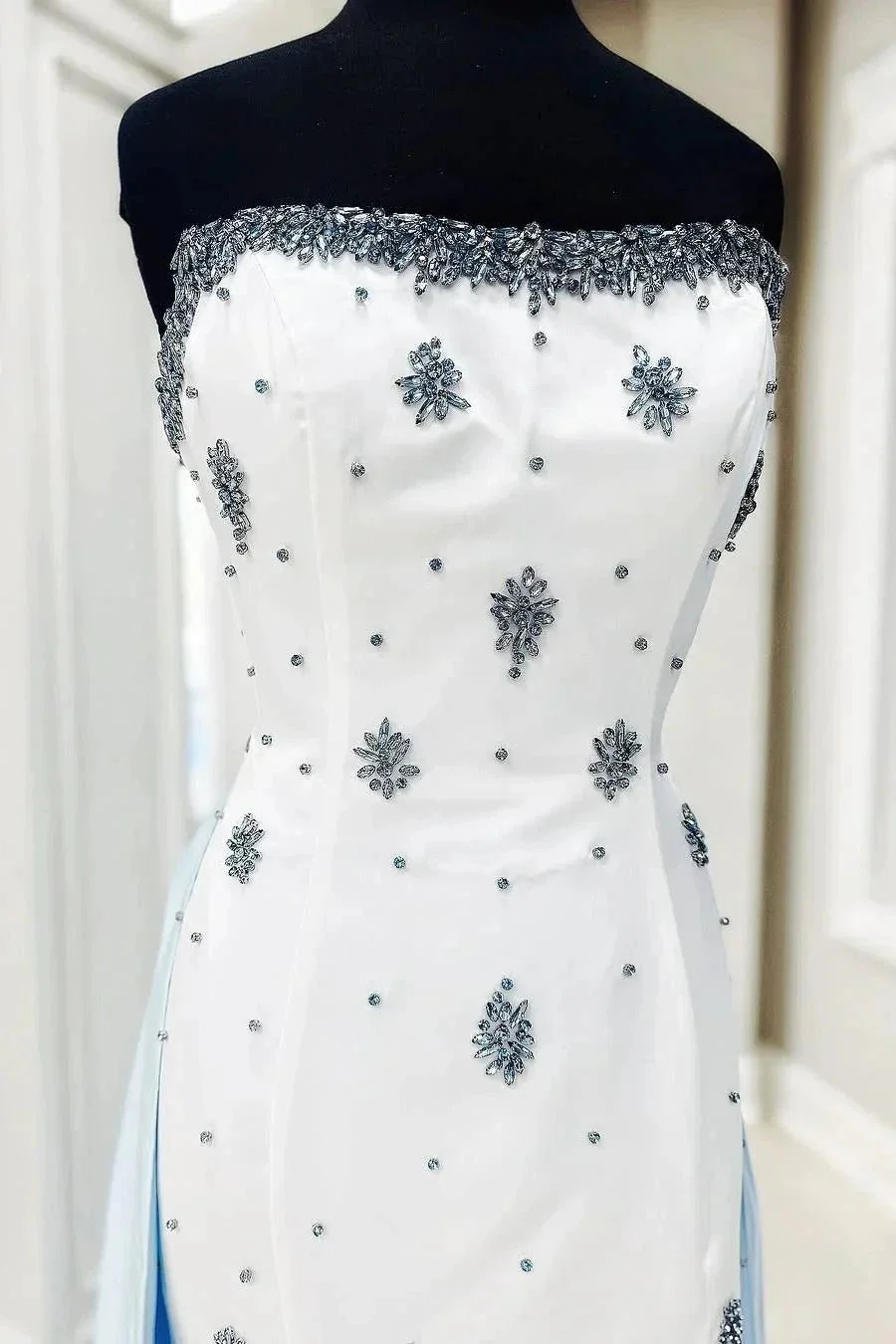 Marguerite | White Strapless A-Line Beads Side Slit Formal Prom Dress With Train - Image 2