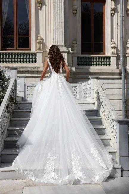 Mermaid Ball Gown Chiffon V-Neck Wedding Dress with Appliques - Image 3