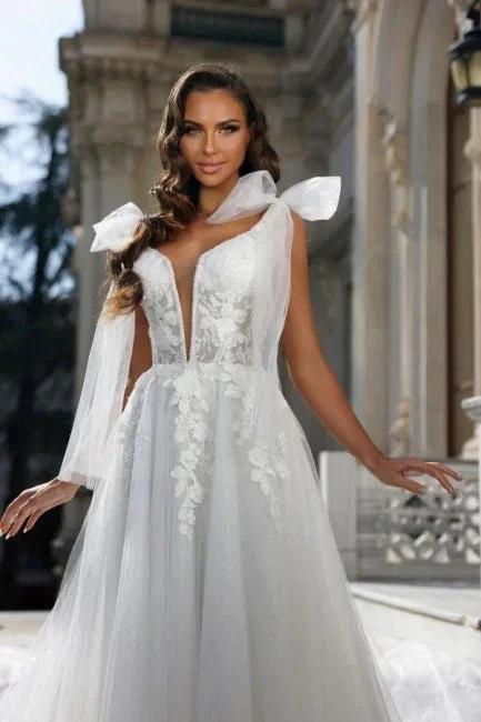 Mermaid Ball Gown Chiffon V-Neck Wedding Dress with Appliques - Image 4