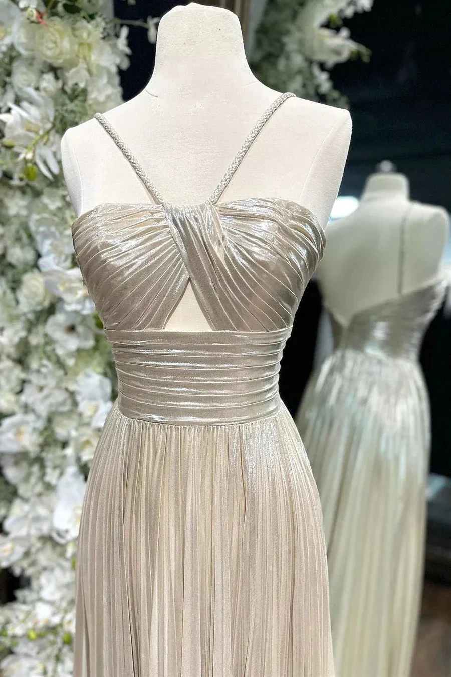 Madalyn| Metallic Keyhole Spaghetti Strap Long Prom Dress with Slit - Image 9