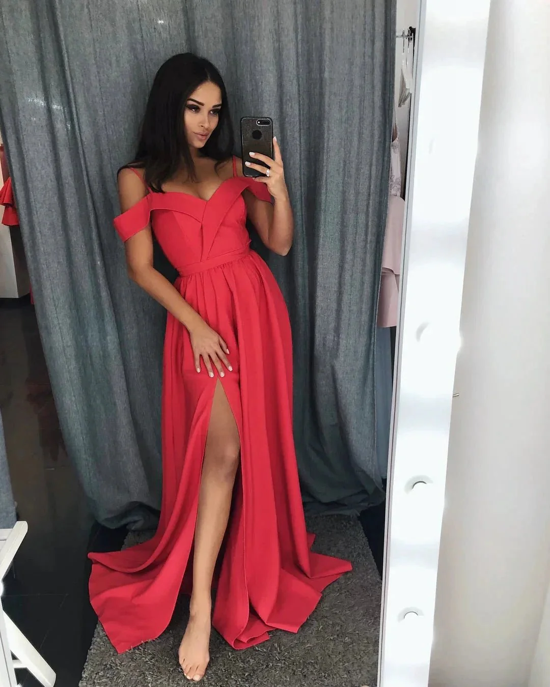 Modern Red A-Line Off-the-shoulder Long Prom Dress With Slit - Image 4