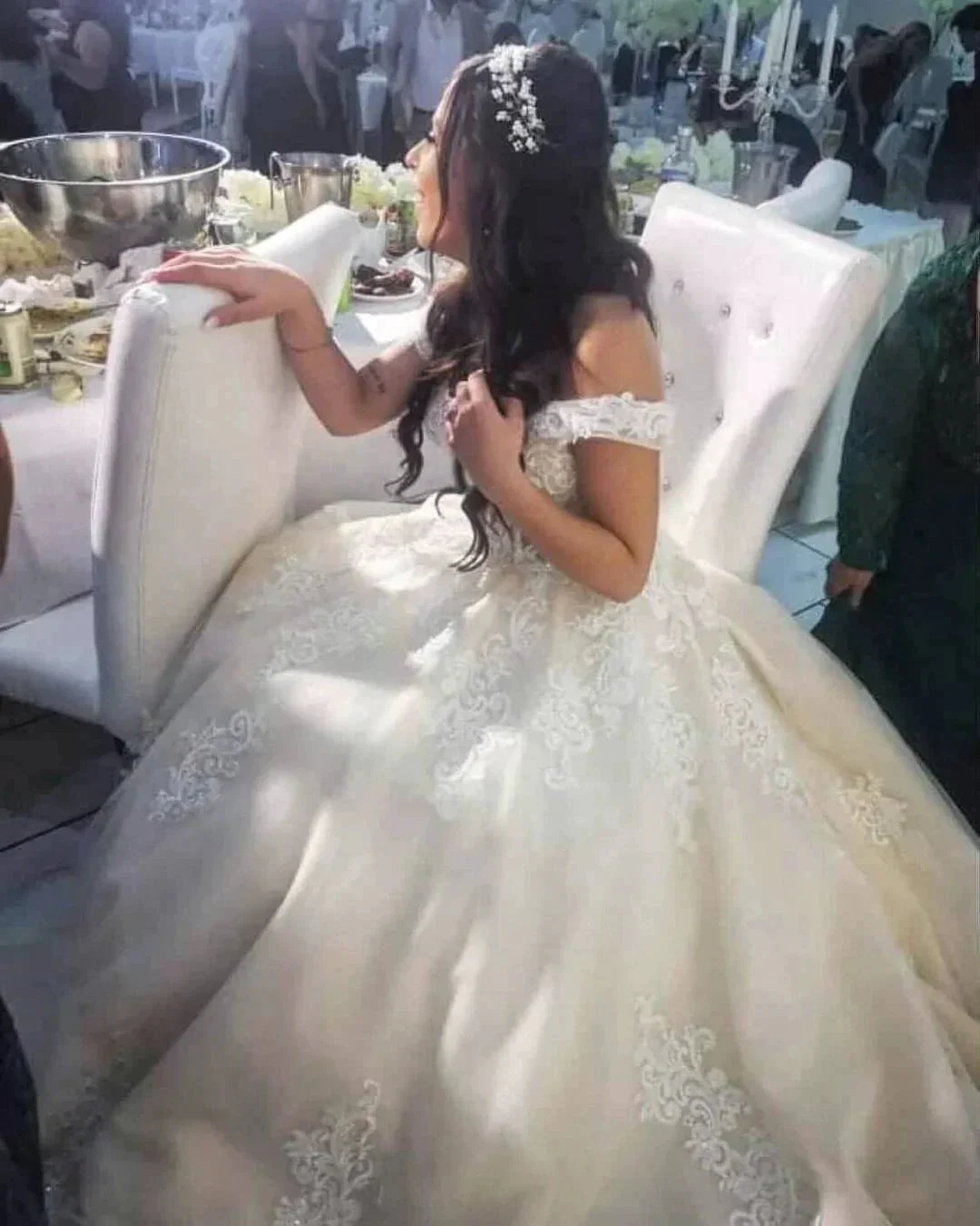 Modest Long A-line Off-the-shoulder Tulle Princess Wedding Dress with Lace - Image 3