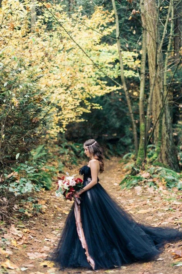Modest Long A-line Princess Strapless Tulle Black Wedding Dress with Appliques Lace - Image 4