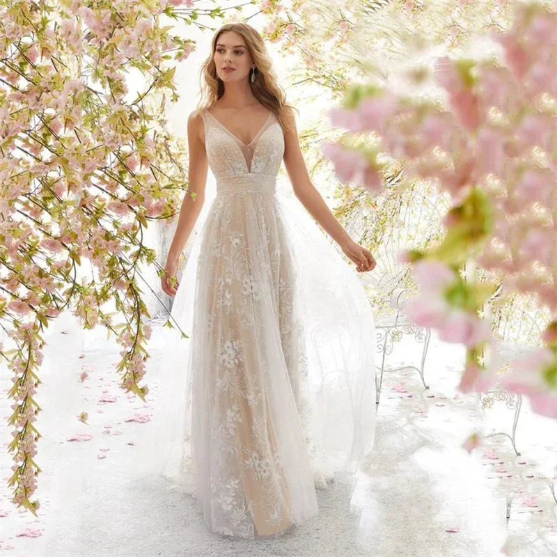 New European and American Foreign Wedding Dress Sexy Fashion V-neck Sleeveless Lace Wedding Dress - Image 2