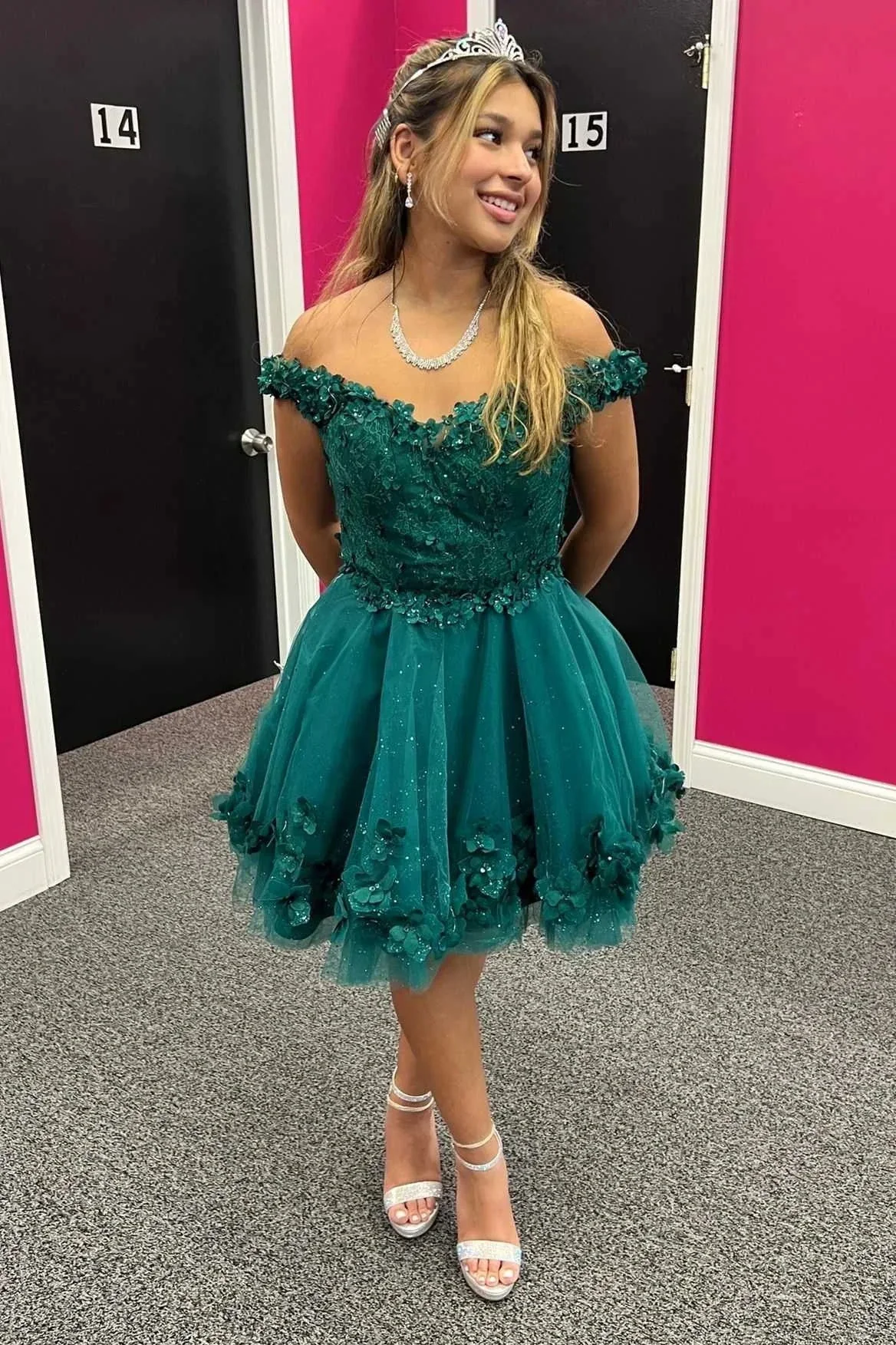 Off-the-Shoulder Emerald Appliques A-Line Homecoming Dress Y2085 - Image 2