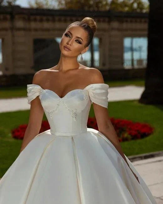 Off-the-Shoulder Sweetheart Ball Gown Satin Sleeveless Garden Bridal Dress - Image 3
