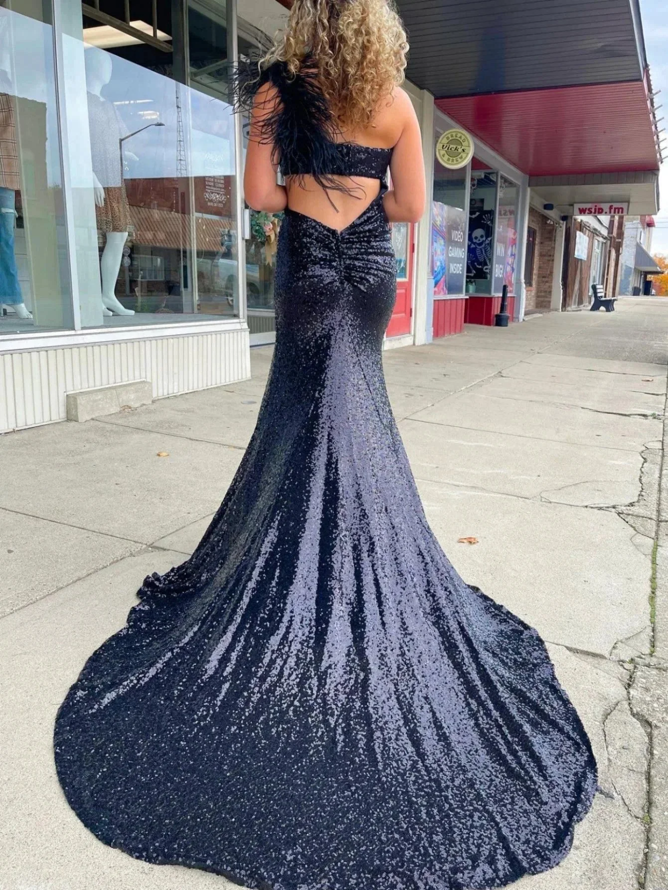 One Shoulder Sparkly Unique Black Mermaid Prom Dress - Image 2