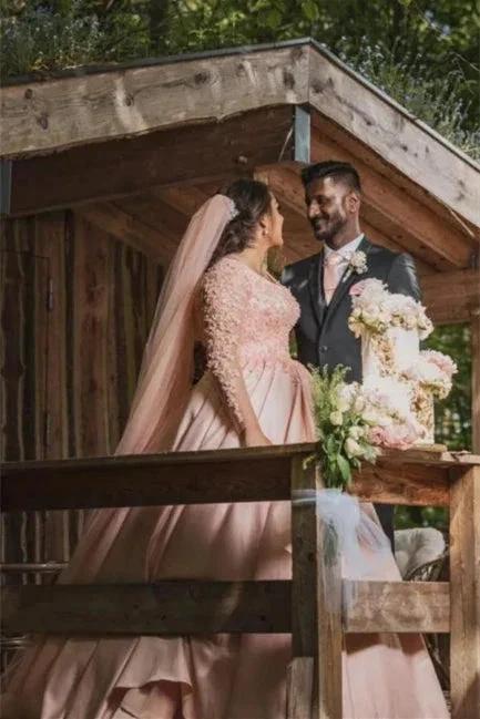 Plus Size Wedding Dress Floral Tulle A-line Bridal Gown with Long Sleeves - Image 2