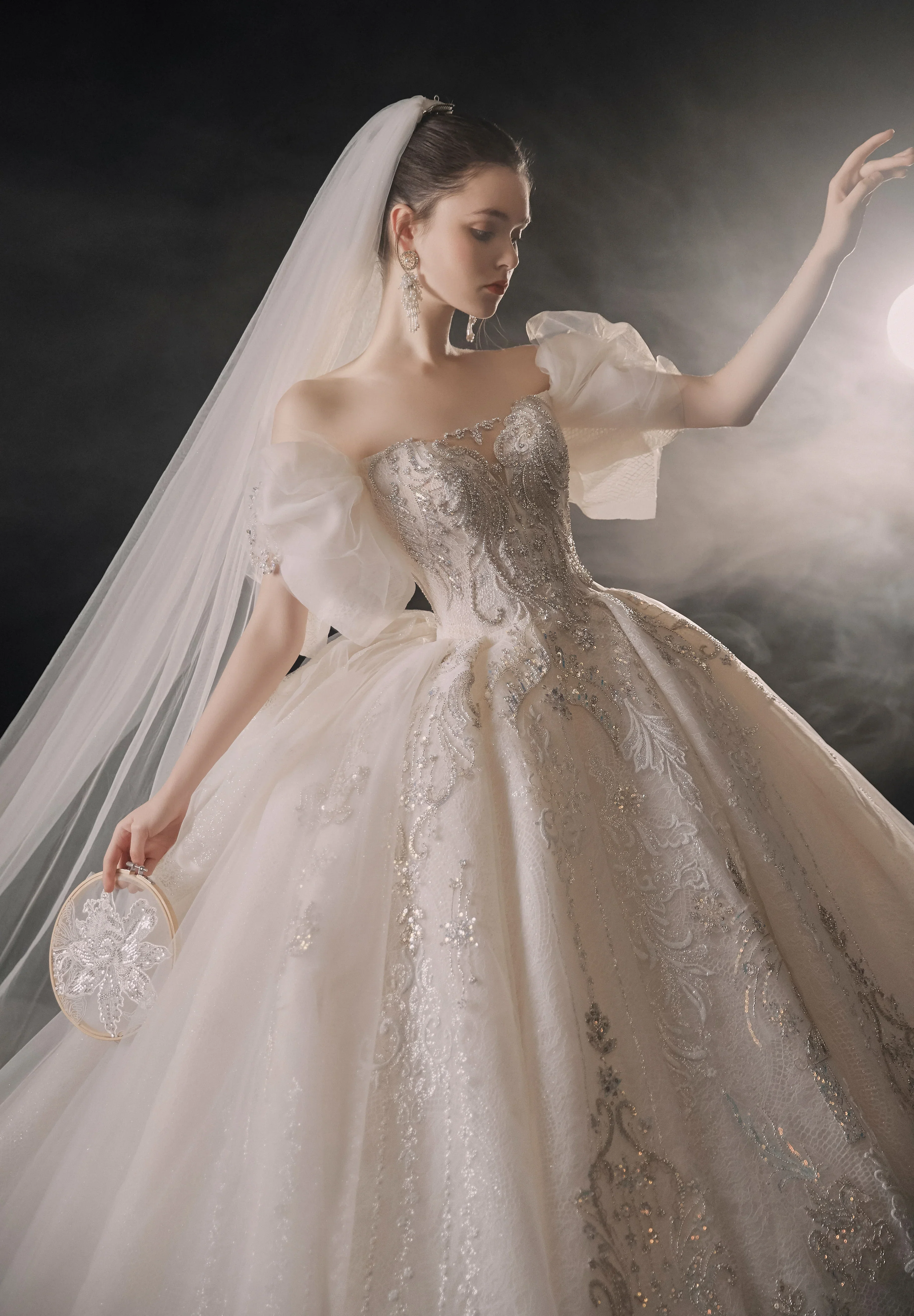 Elegant Off-the-Shoulder Ball Gown Sweetheart Neckline Tulle Puff Sleeve Beaded Lace Wedding Dress with Scalloped Train E-306 - Image 7