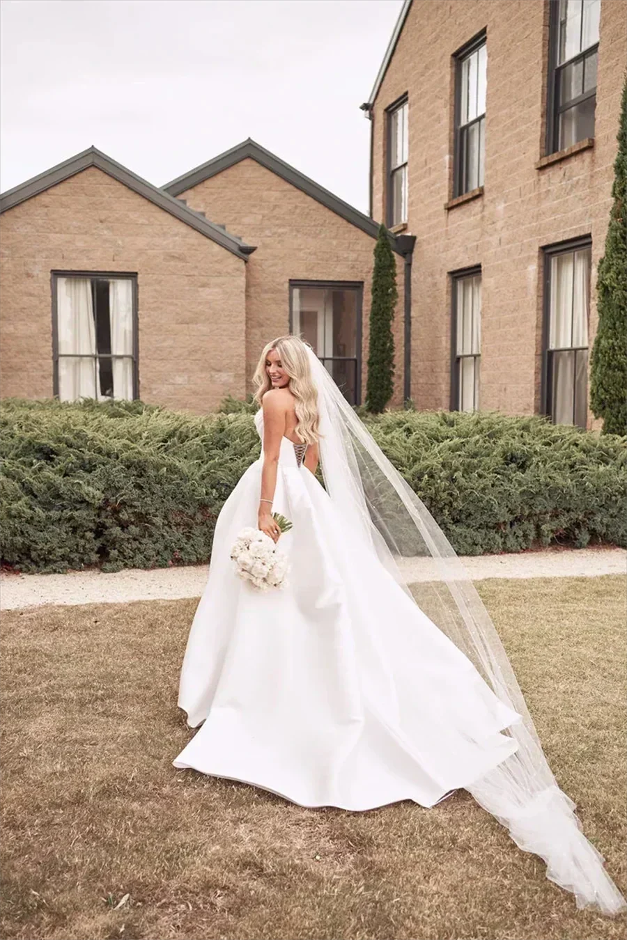 Popular Pleat Sweetheart A Line Wedding Dresses Side Slit  Vestido De Noiva Satin Appliqued Women Bridal Dresses Factory Custom - Image 4