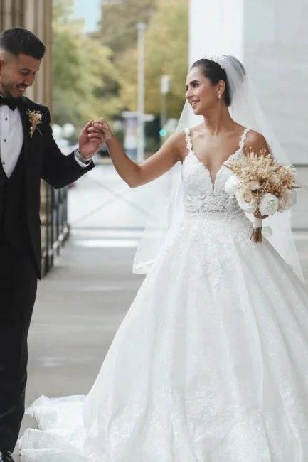 Princess White A-line V-neck Sleeveless Wedding Dresses With Lace - Image 3