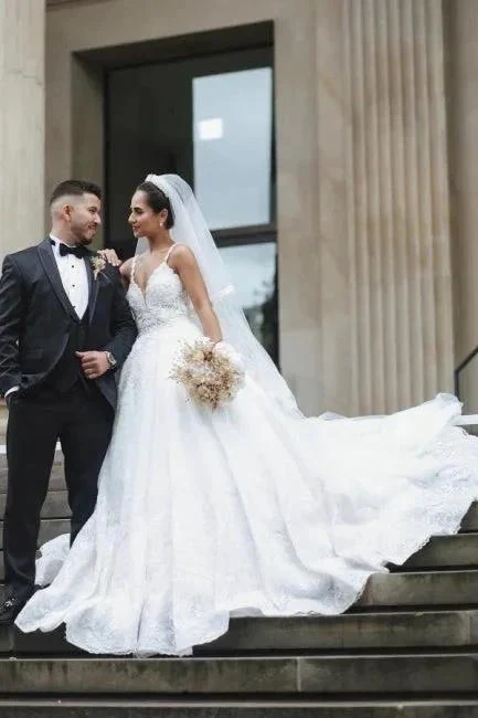 Princess White A-line V-neck Sleeveless Wedding Dresses With Lace - Image 5