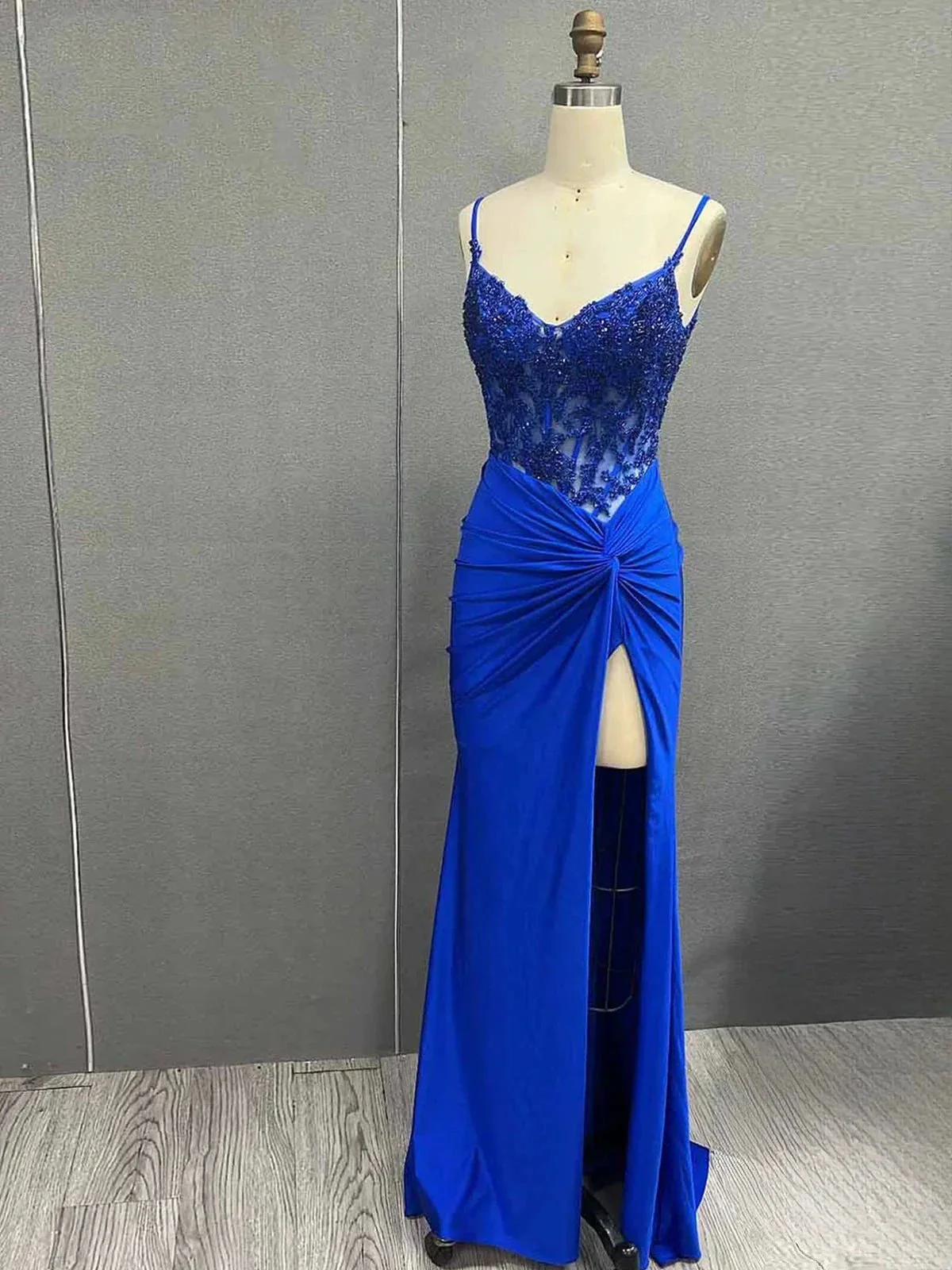 Rafenild | Green V Neck Beading Satin Long Slit Prom Dresses - Image 10
