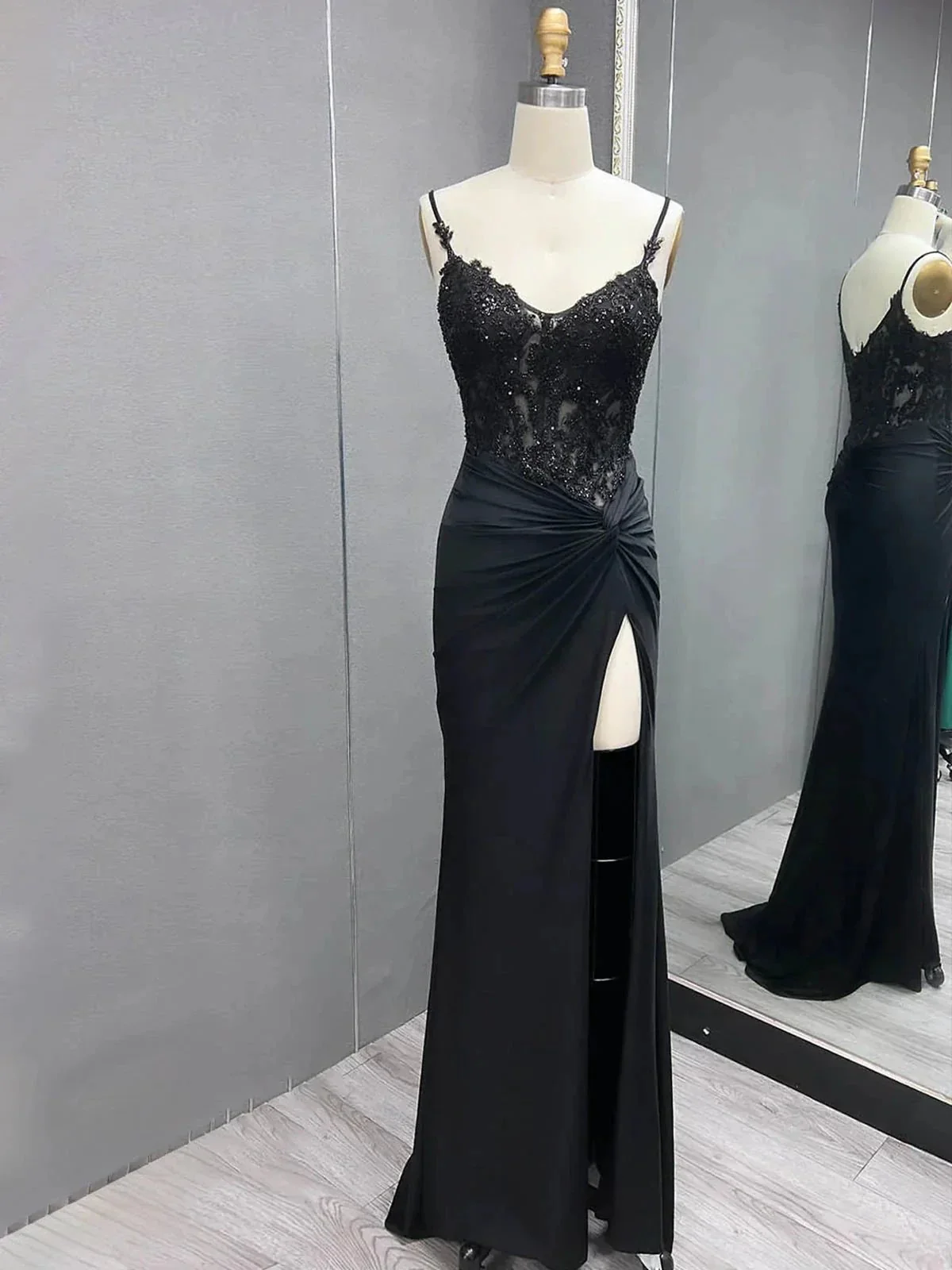 Rafenild | Green V Neck Beading Satin Long Slit Prom Dresses - Image 6