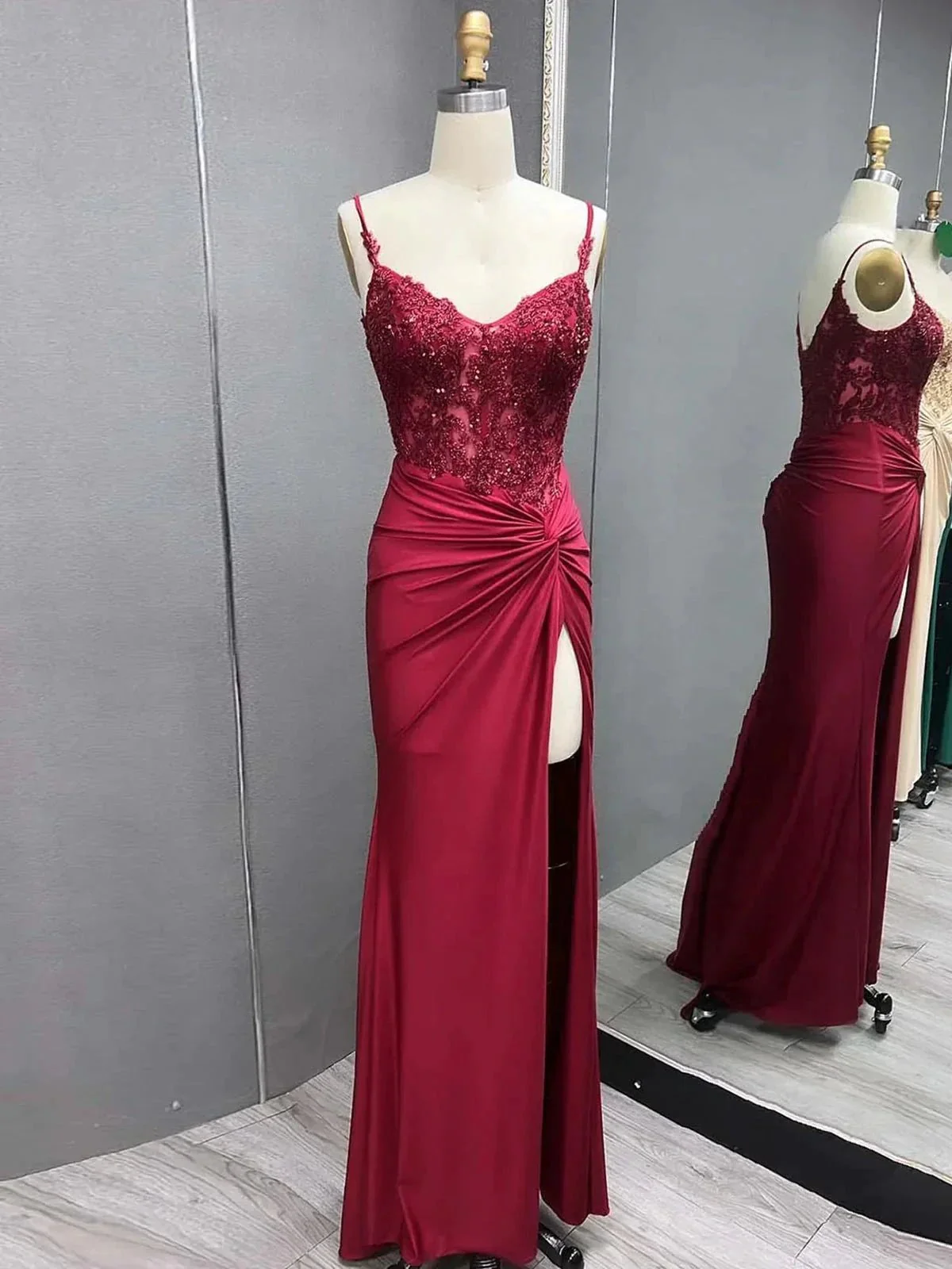 Rafenild | Green V Neck Beading Satin Long Slit Prom Dresses - Image 8